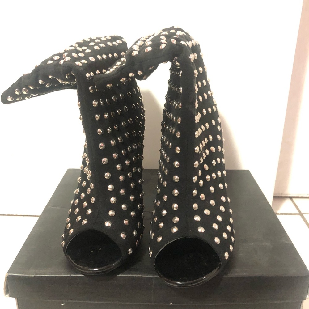 Ankle booties